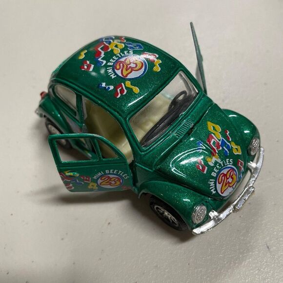 Die cast VW Beetle Bug metallic Emerald Green - Picture 3 of 10